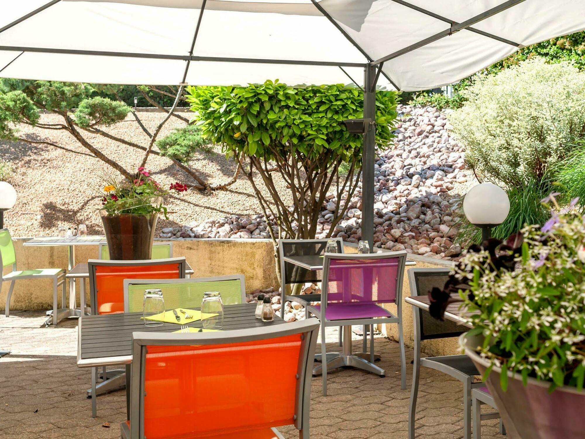 Hotel Le Collonges Fontaines-sur-Saone Exterior foto
